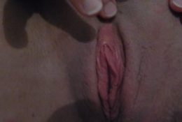 Pregnant and fingering to a real Orgasm