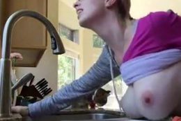 Employee Fuck his boss’s wife in the kitchen