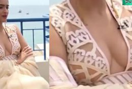 Sonam Kapoor Hottest Milky Boobs Show Almost Naked XXX Very Sexy Video
