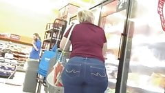 Amazing Big Butt Blond Gilf In Jeans!!!