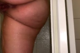 A fat whore washing off after my dick came sperm in her fat wet pussy.
