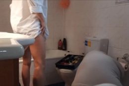 Real wife seduce plumber flashing ass voyeur milf