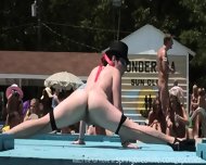 Nudes A Poppin – Performance